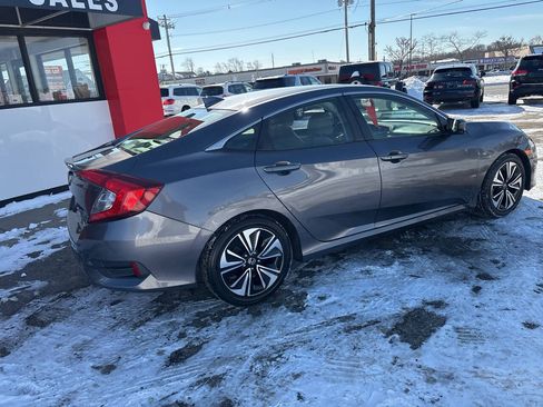 Used 2018 Honda Civic EX-T image 5