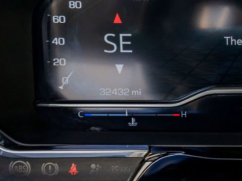 Used 2025 GMC Sierra 2500 SLT w/ SLT Convenience Package image 19