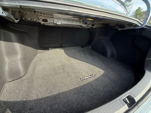 Used 2023 Toyota Corolla LE FWD image 28