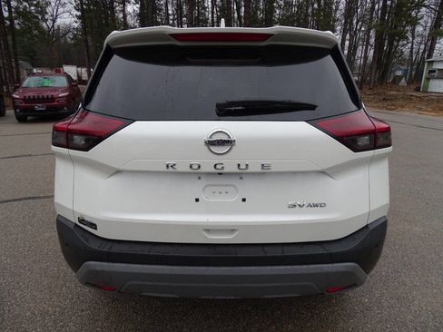 Used 2021 Nissan Rogue SV image 9