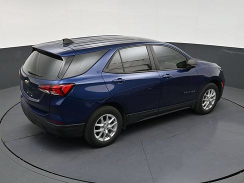 Used 2022 Chevrolet Equinox LS FWD image 16