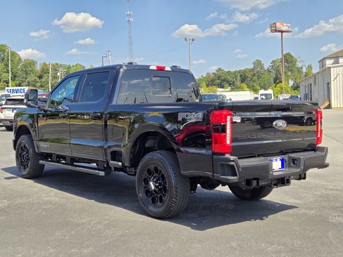 New 2026 Ford F250 Lariat w/ Black Appearance Package image 9