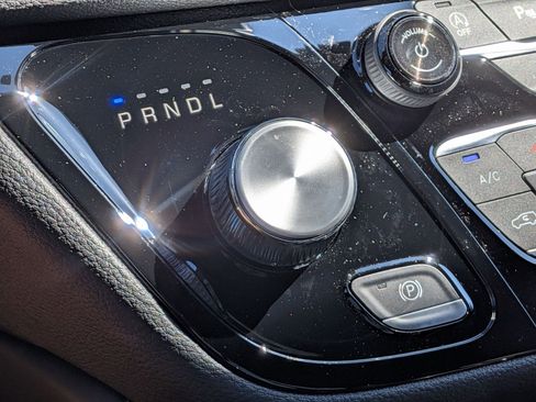 New 2026 Chrysler Pacifica Limited w/ Trailer Tow Group image 12