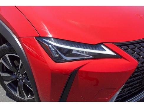 Used 2019 Lexus UX 200 w/ Premium Package FWD image 2