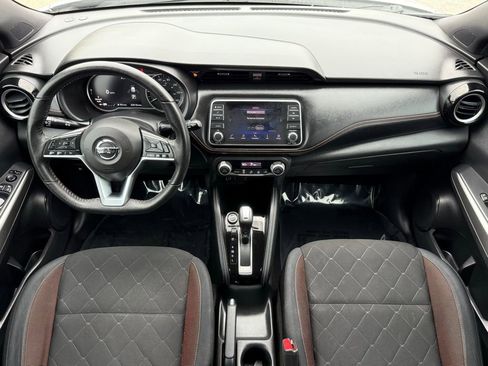 Used 2018 Nissan Kicks SR image 26