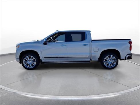 Used 2022 Chevrolet Silverado 1500 High Country w/ High Country Premium Package image 5