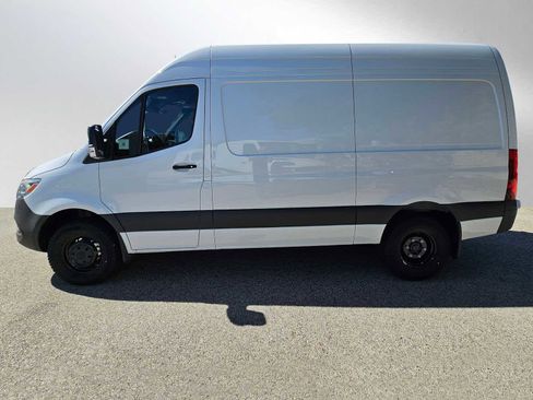 Used 2024 Mercedes-Benz Sprinter 3500 image 4