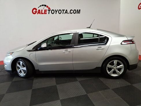 Used 2014 Chevrolet Volt w/ Enhanced Safety Package 2 image 7
