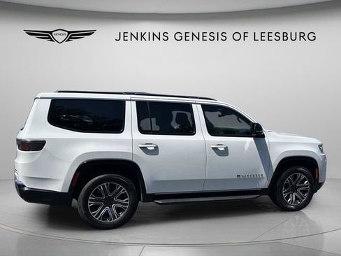 Used 2024 Jeep Wagoneer Series II w/ Flexible Seating Group RWD image 5