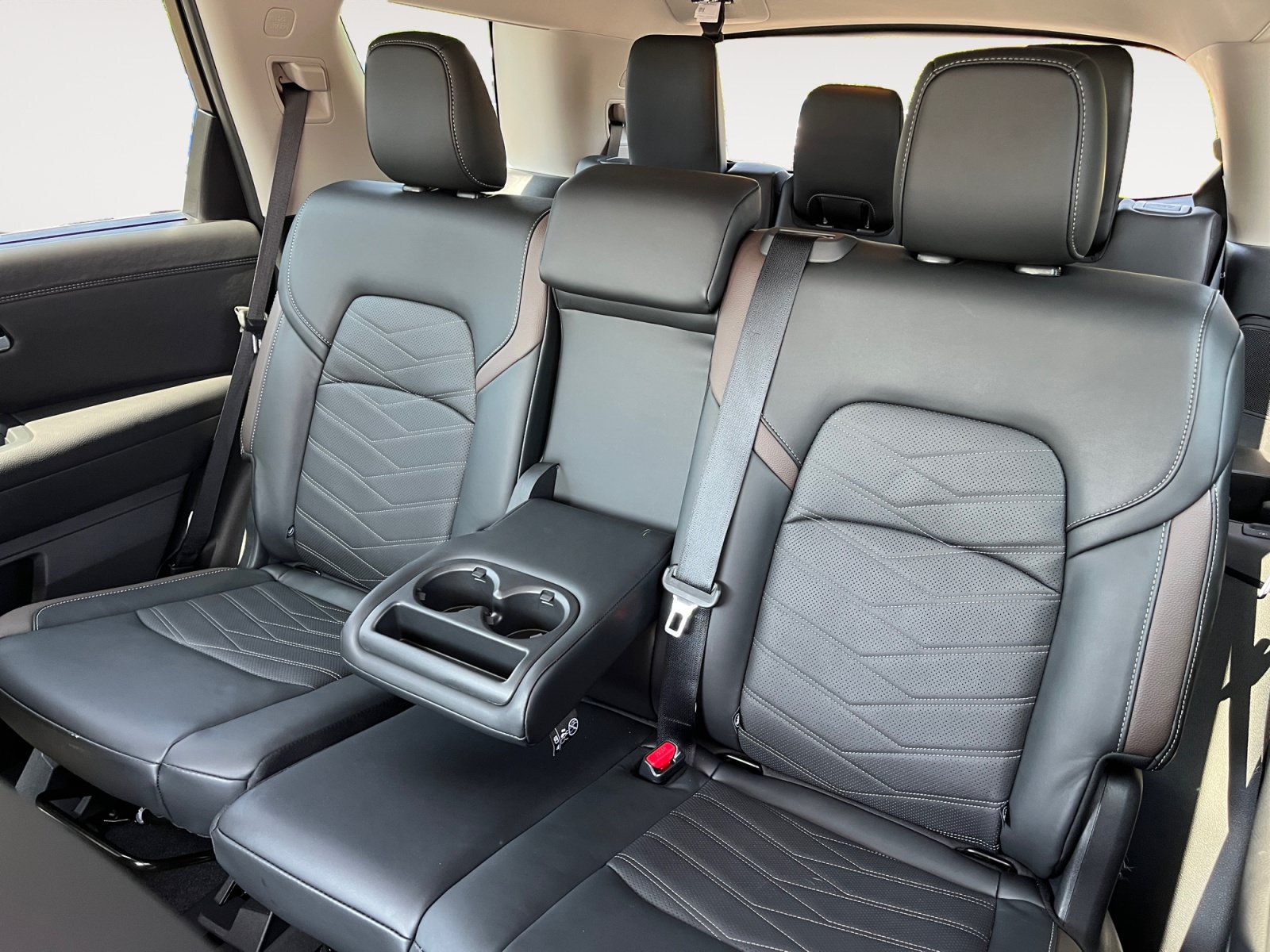 Used 2025 Nissan Pathfinder Platinum w/ Cargo Package FWD image 16