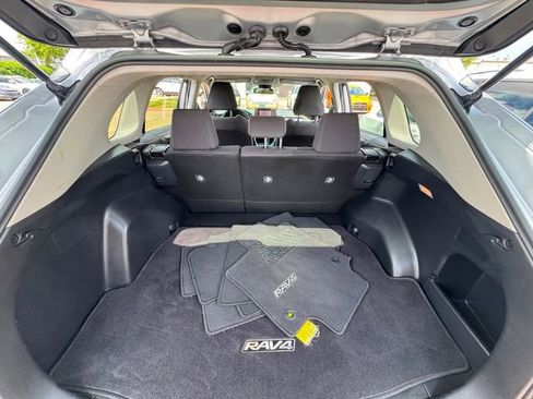 Used 2019 Toyota RAV4 LE w/ Carpet Mat Package FWD image 11