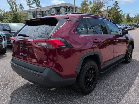 Used 2021 Toyota RAV4 XLE w/ Convenience Package FWD image 6