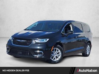 Used 2023 Chrysler Pacifica Touring-L FWD video 1