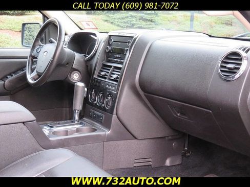 Used 2010 Ford Explorer XLT image 6