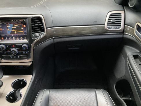 Used 2015 Jeep Grand Cherokee Overland image 27