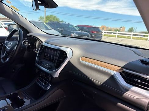 Used 2020 GMC Acadia SLE w/ Driver Convenience Package FWD image 29