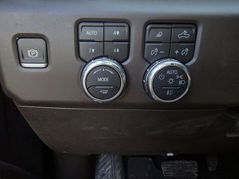 Used 2025 GMC Sierra 2500 Denali w/ Technology Package image 12