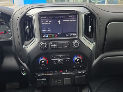 Used 2020 Chevrolet Silverado 1500 RST image 26