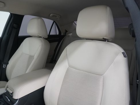 Used 2020 Chrysler 300 Touring w/ Sport Appearance Package RWD image 7
