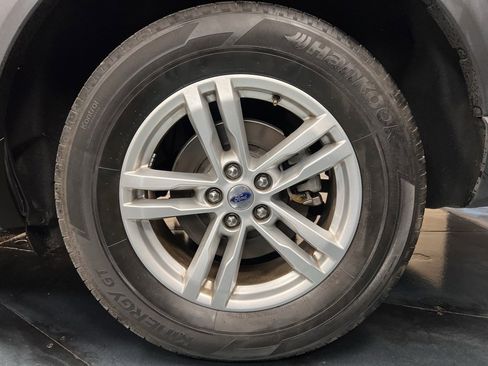 Used 2020 Ford Explorer XLT image 8