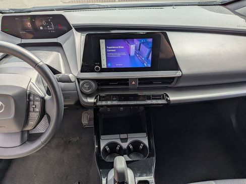 Used 2025 Toyota Prius LE FWD image 19
