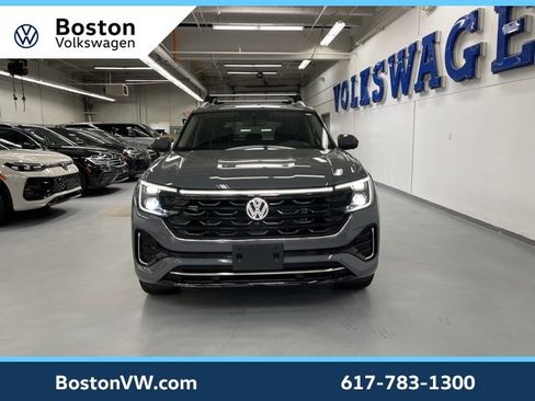 Used 2025 Volkswagen Atlas SEL Premium R-Line image 6