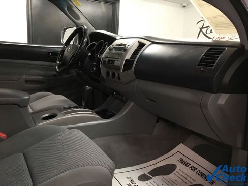 Used 2011 Toyota Tacoma 4x4 Double Cab w/ TRD Sport Pkg image 34