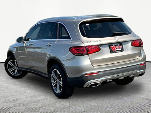 Used 2021 Mercedes-Benz GLC 300 4MATIC w/ Premium Package image 4