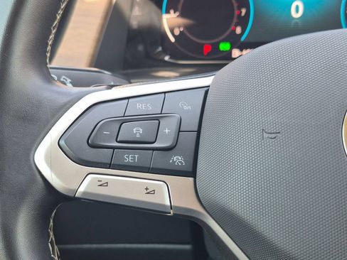 Used 2025 Volkswagen Atlas SE FWD image 21