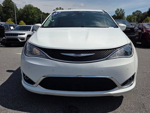 Used 2019 Chrysler Pacifica Touring Plus w/ Advanced Safetytec Group FWD image 2