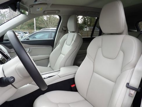 Certified 2024 Volvo XC90 B5 Plus image 13