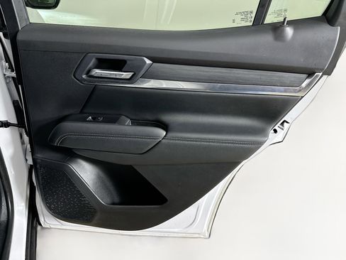 Used 2025 GMC Terrain Elevation image 29