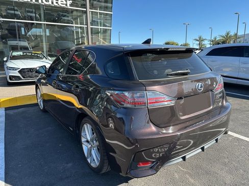 Used 2016 Lexus CT 200h image 3