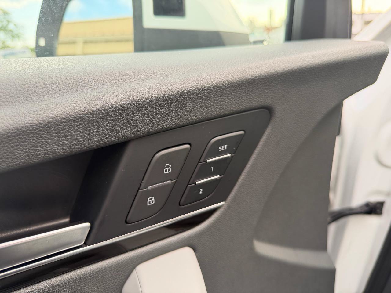 Used 2020 Audi Q5 e Premium Plus AWD/4WD image 18