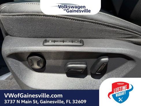 Certified 2023 Volkswagen Atlas SEL R-Line AWD/4WD image 19