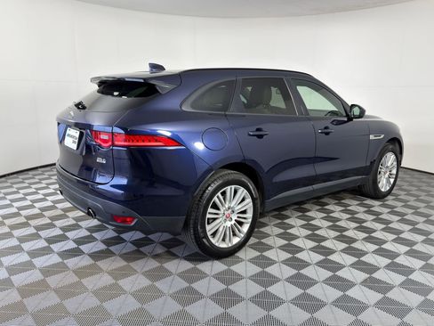 Used 2017 Jaguar F-PACE Premium image 9