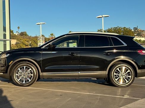 Used 2023 Lincoln Nautilus Reserve w/ Luxury Package image 6