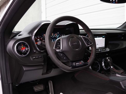 Used 2018 Chevrolet Camaro ZL1 image 43