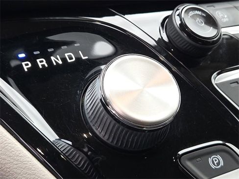 Used 2022 Chrysler Pacifica Touring-L image 24