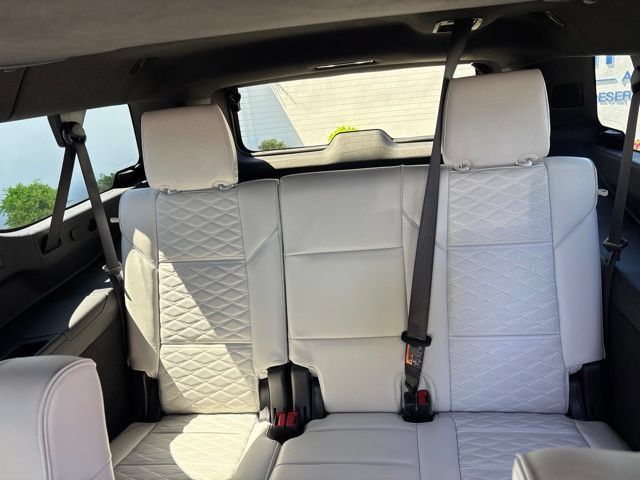 Used 2026 Cadillac Escalade ESV Platinum Sport w/ LPO, Floor Liner Package AWD/4WD image 9