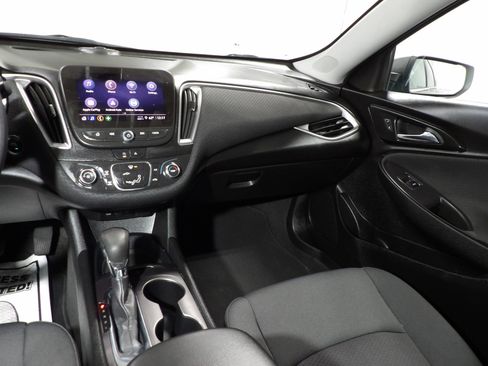 Used 2021 Chevrolet Malibu LS FWD image 12