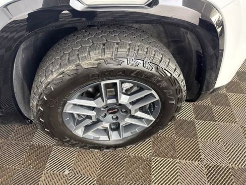 Used 2026 GMC Terrain AT4 AWD/4WD image 12