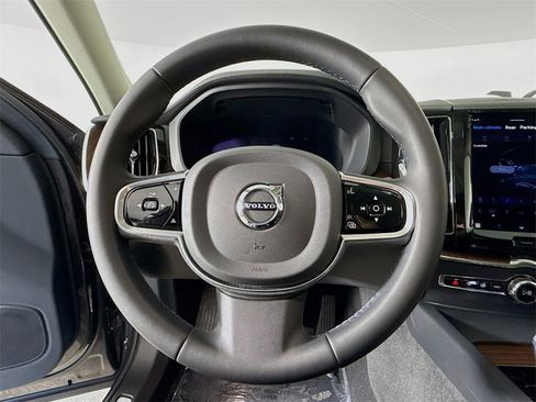 Certified 2023 Volvo XC60 B5 Ultimate w/ Protection Package Premier image 11