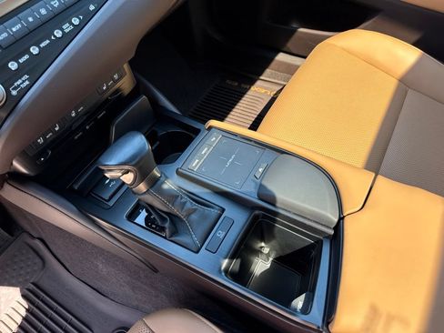 Certified 2021 Lexus ES 250 w/ Premium Package AWD/4WD image 13