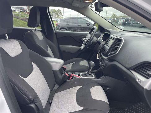 Used 2014 Jeep Cherokee Latitude image 12