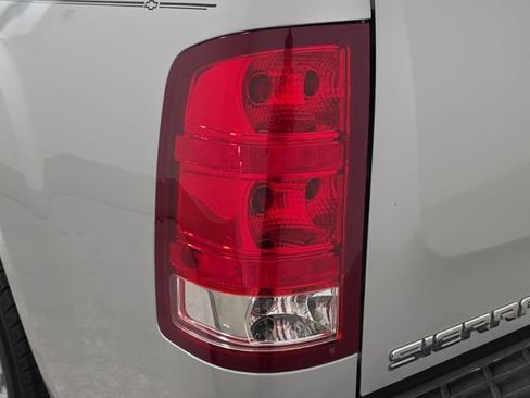 Used 2010 GMC Sierra 1500 W/T RWD image 27