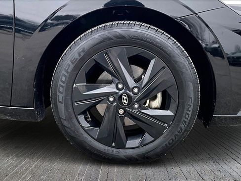 Used 2023 Hyundai Elantra SEL image 8