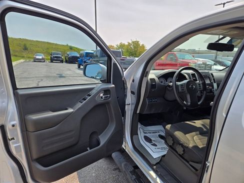 Used 2019 Nissan Frontier PRO-4X AWD/4WD image 12