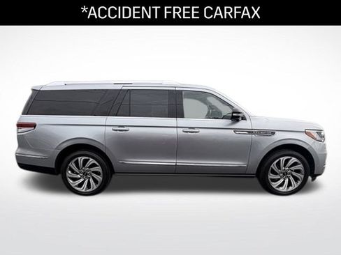 Used 2023 Lincoln Navigator L Reserve AWD/4WD image 2