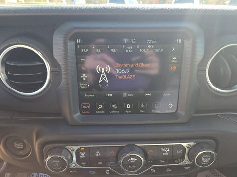 Used 2022 Jeep Wrangler Unlimited Rubicon 4xe w/ Steel Bumper Group image 31